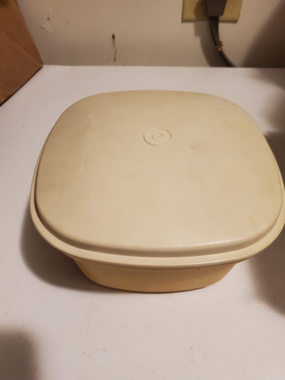 Tupperware bowl and strainer with lid